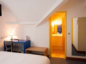 hotel Dauphin   LD 28