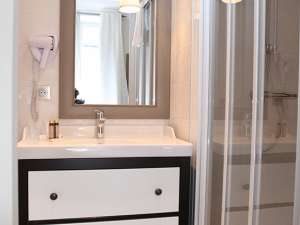 hotel pau centre le roncevaux 11