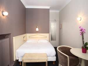 hotel pau centre le roncevaux 12