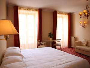 hotel pau centre  roncevaux 1