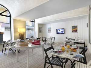 hotel pau centre  roncevaux 27 1